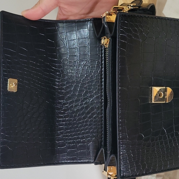 Calli Black Shoulder Bag - Picture 5 of 6